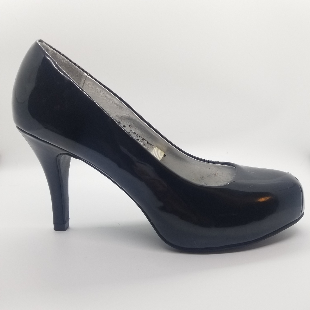 Massimo Black Pleather Pumps Heels Size 6.5